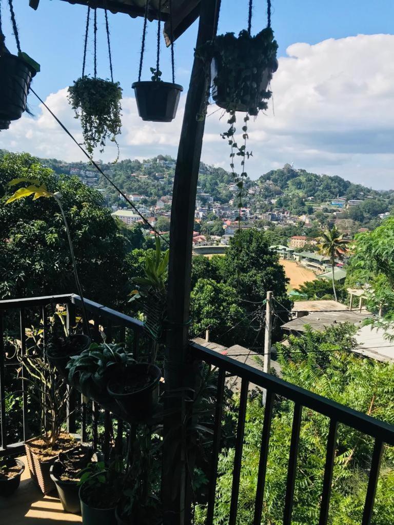 S V Homestay 캔디 외부 사진
